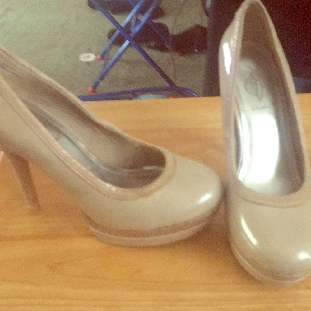 High heel shoes